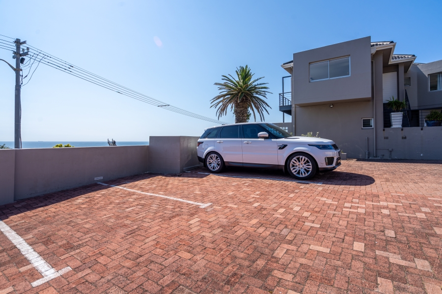 To Let 2 Bedroom Property for Rent in Camps Bay Western Cape